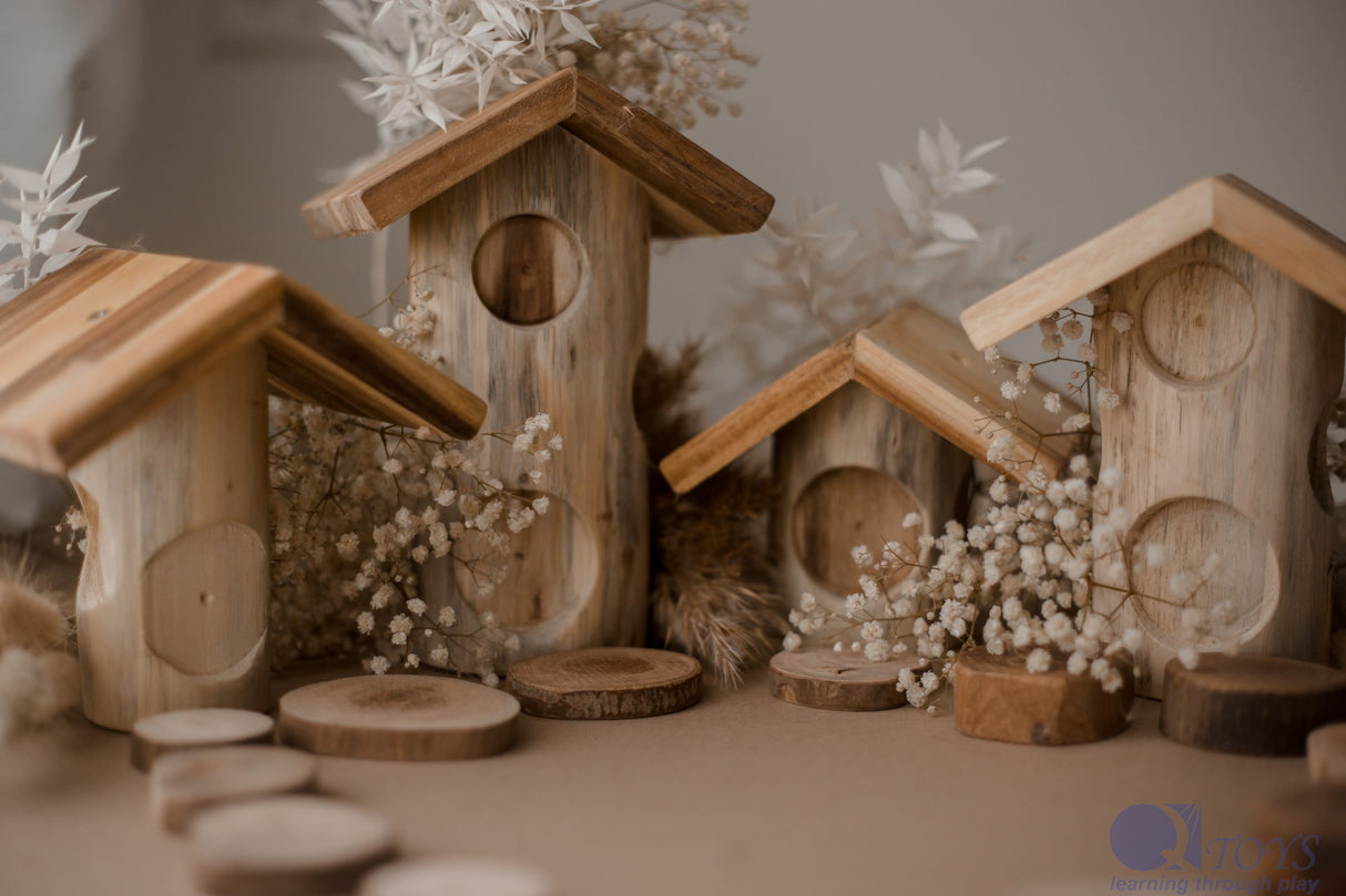 Light Tree Log Houses - Set of 4