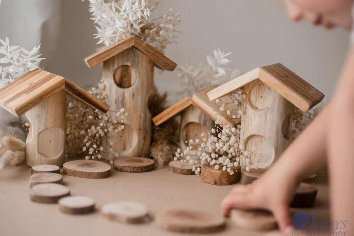Light Tree Log Houses - Set of 4