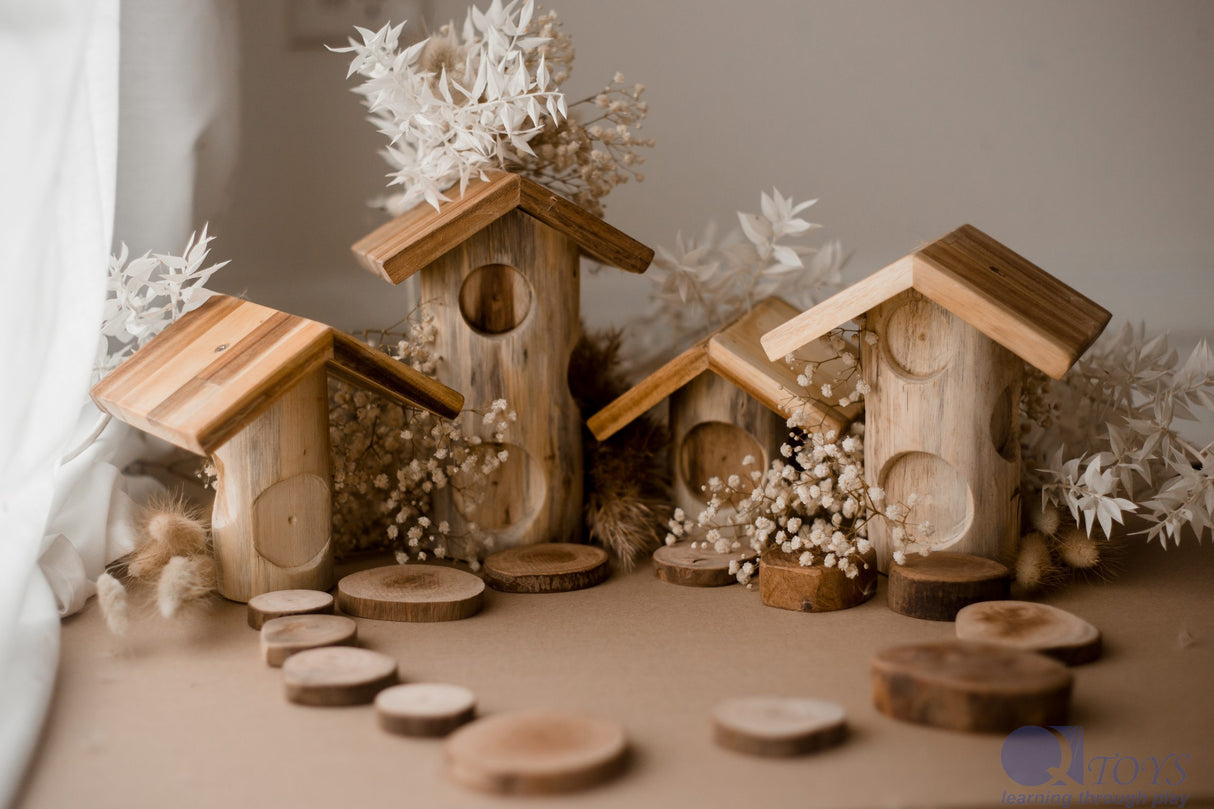 Light Tree Log Houses - Set of 4