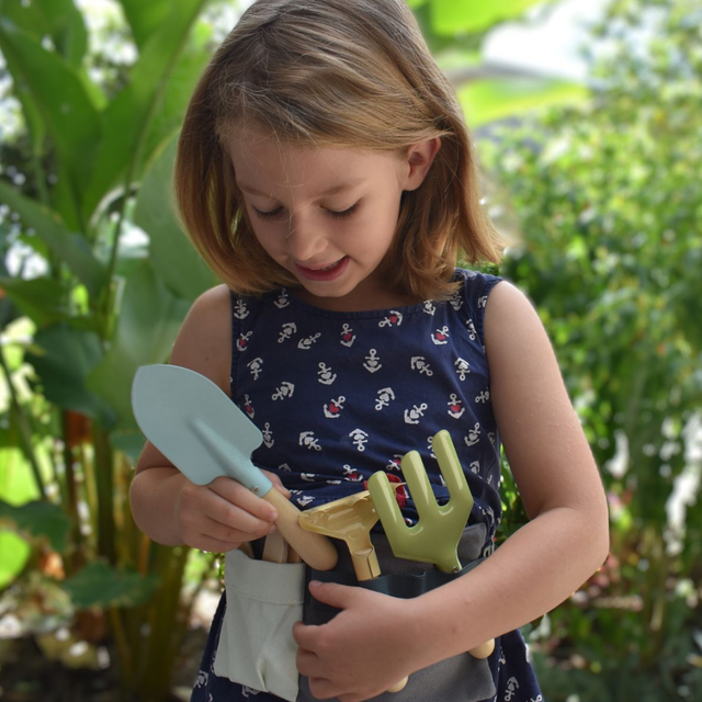 Garden Belt With Tools & Name Tag