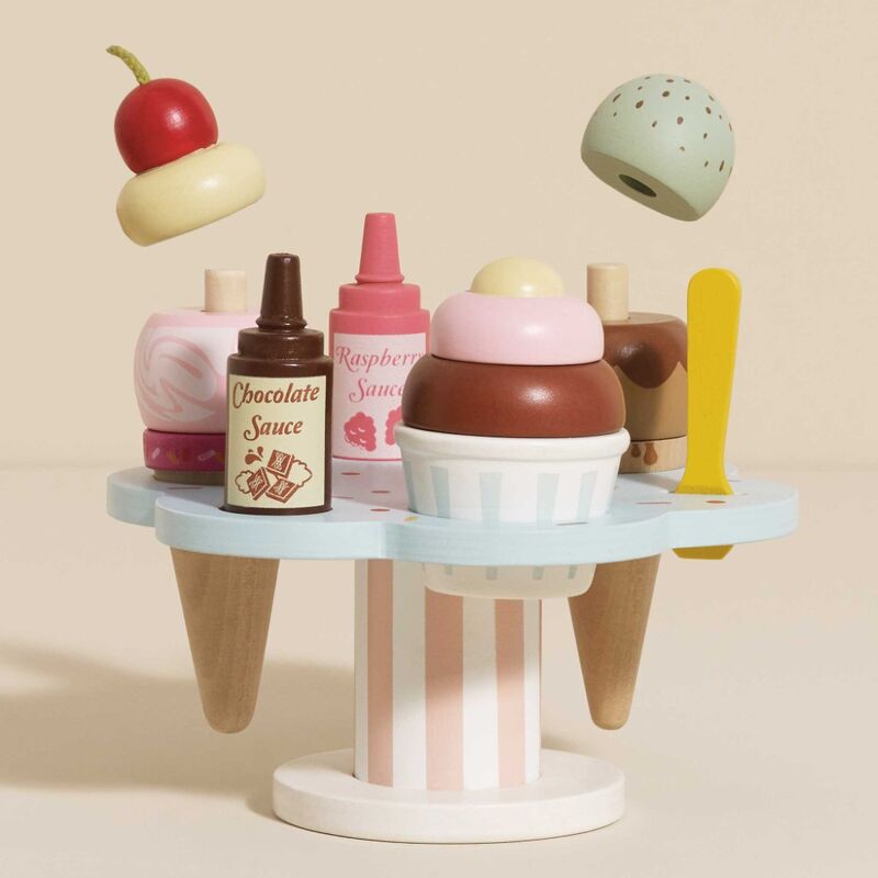 Wooden Ice-cream stand & topping