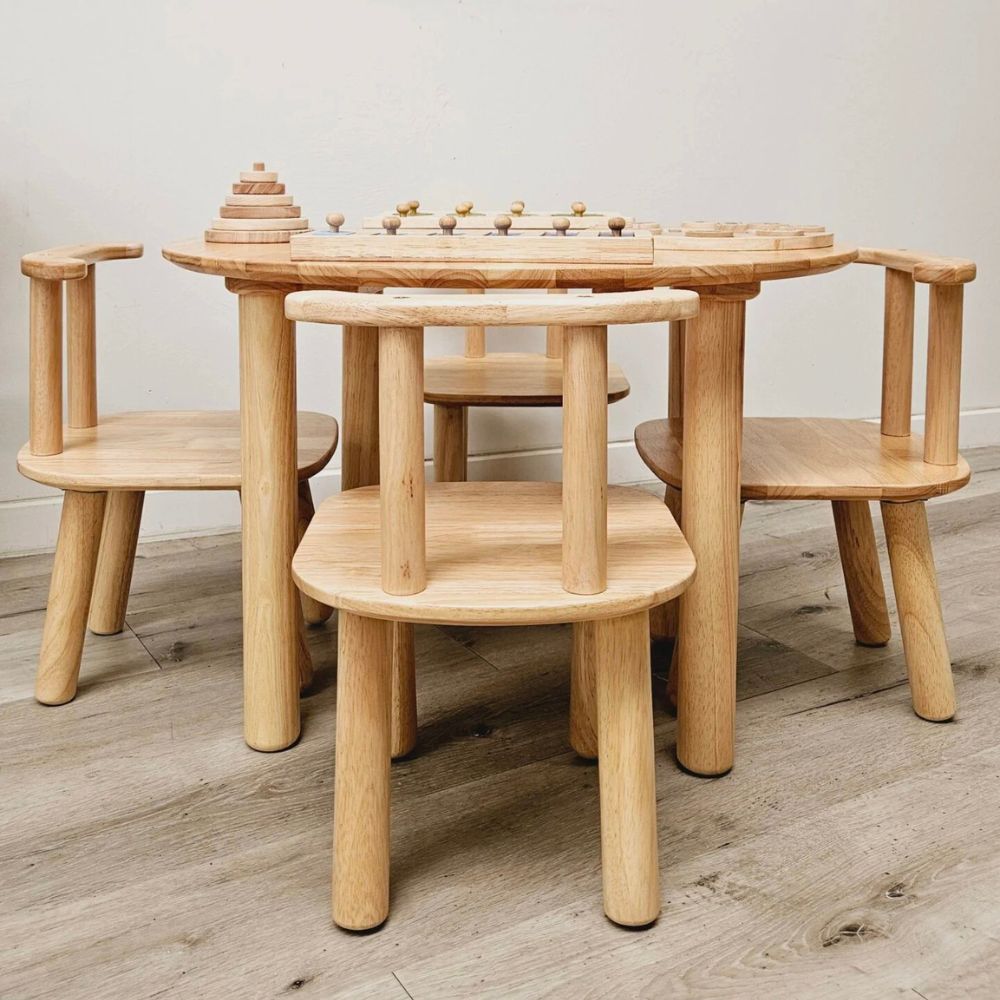 Round Table and 4 Chairs