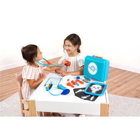 Child playing with the Pretendables Doctor Set