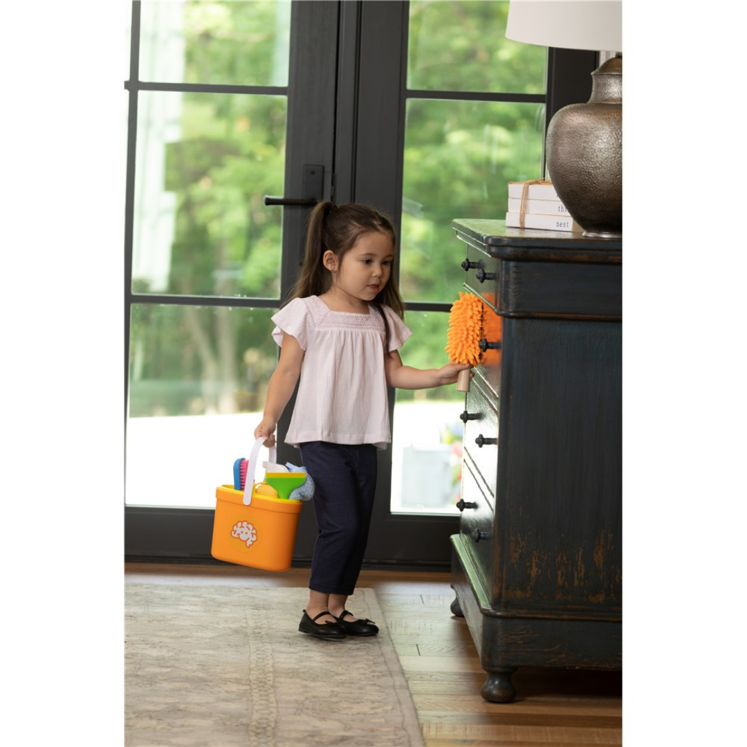 Everything included with the Pretendables Cleaning Set