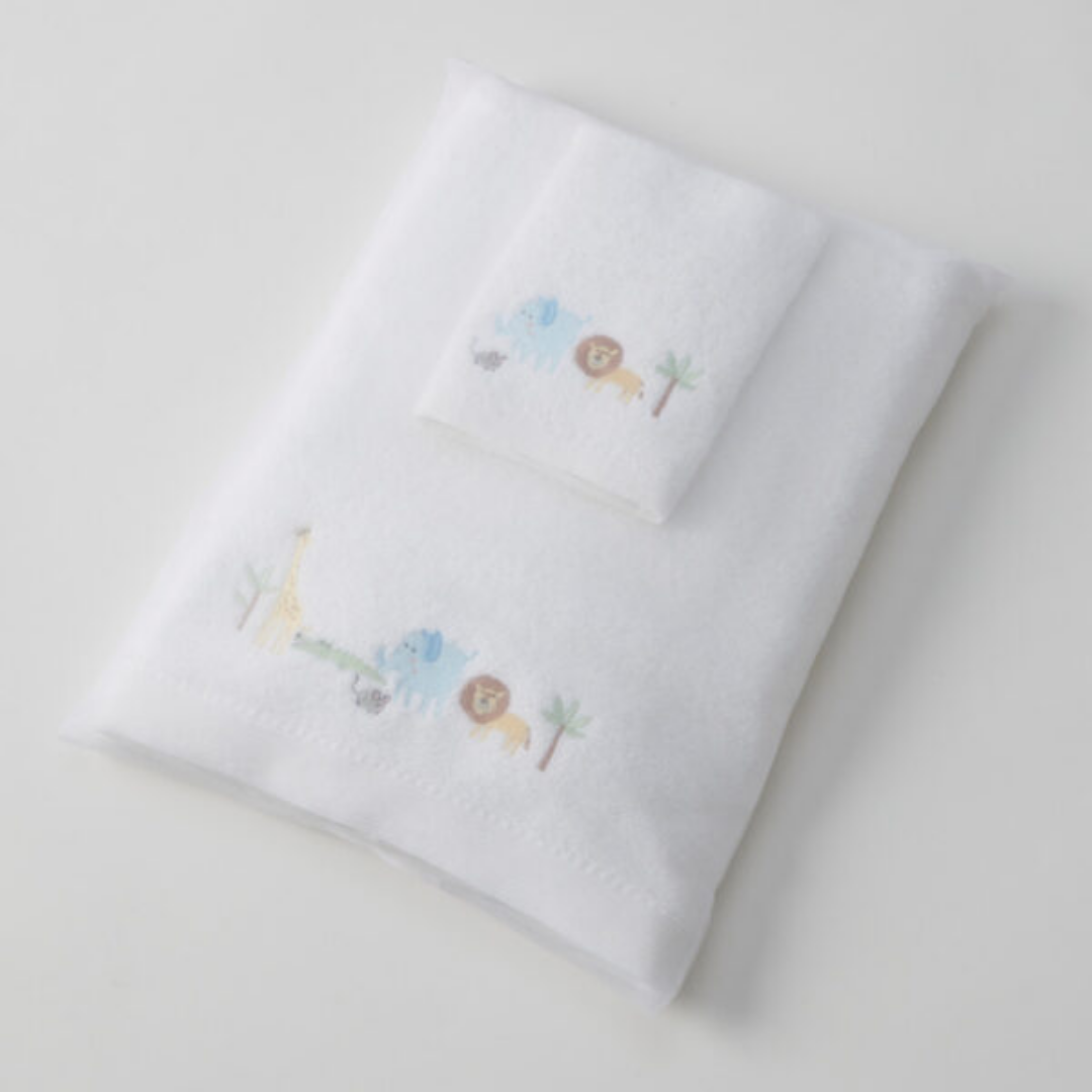 Close-up detail of the Jungle Adventure Bath Towel & Face Washer in Organza Bag