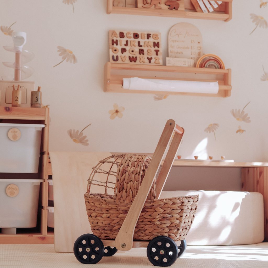 Qtoys Water Hyacinth Doll Pram and Walker – view 12