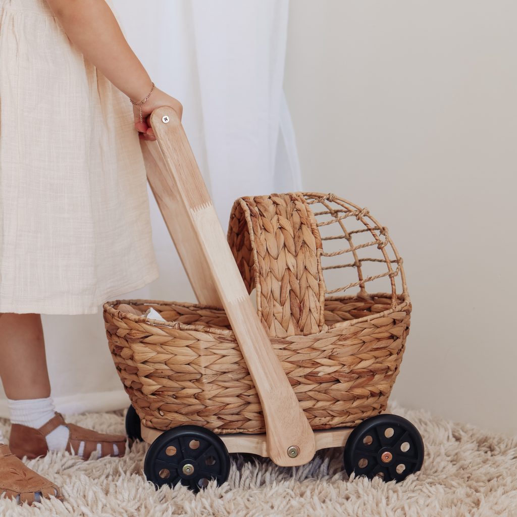 Qtoys Water Hyacinth Doll Pram and Walker – view 8