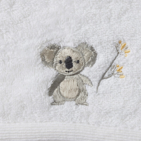 Everything included with the Little Critters Bath Towel & Face Washer in Organza Bag