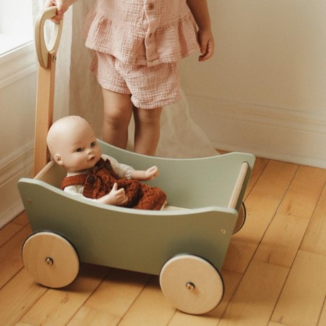 Kinderfeets Pull Wagon – use it to assist with first steps or as a charming way to haul favourite toys and dolls around