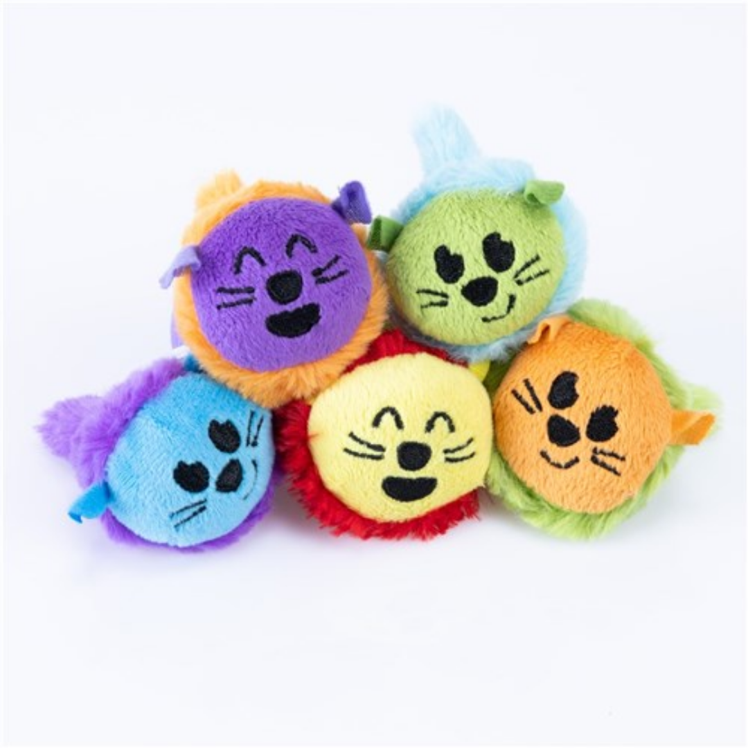 Child playing with the Air Toobz Toobzters