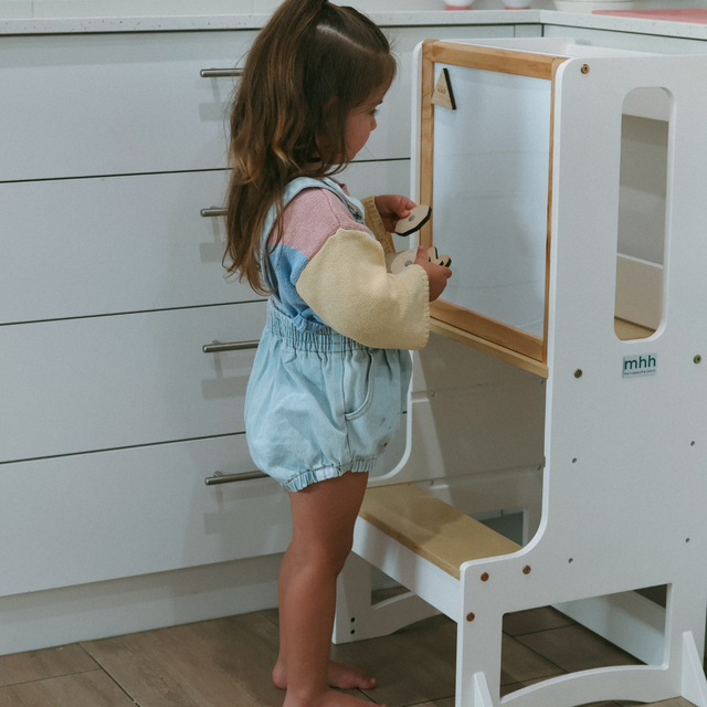 Evo 3.0 & Magnetic Whiteboard - White and Walnut