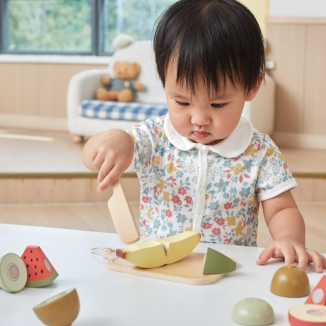 Cutting Fruits
