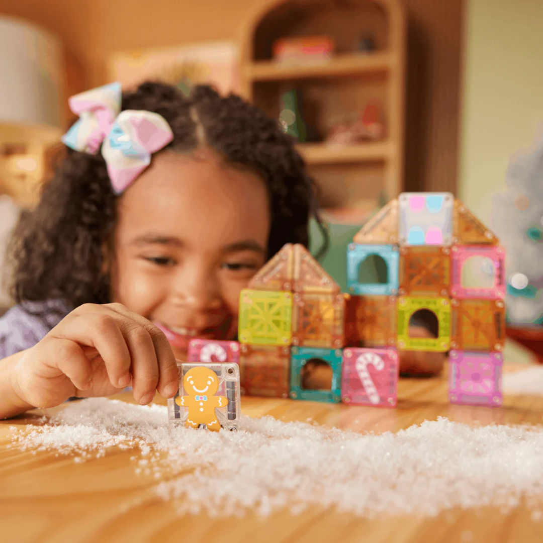 MAGNA-TILES® - microMAGS - Gingerbread House Travel Set - 24 Piece Set