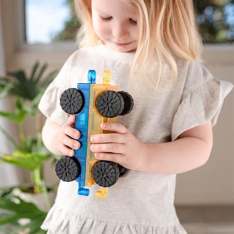 Close-up detail of the Connetix 2 Piece Car Pack