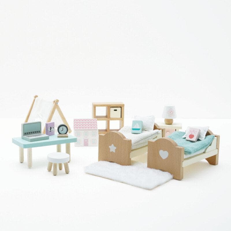 Le Toy Van Daisylane Child's Bedroom – there is even a computer and a set of books too