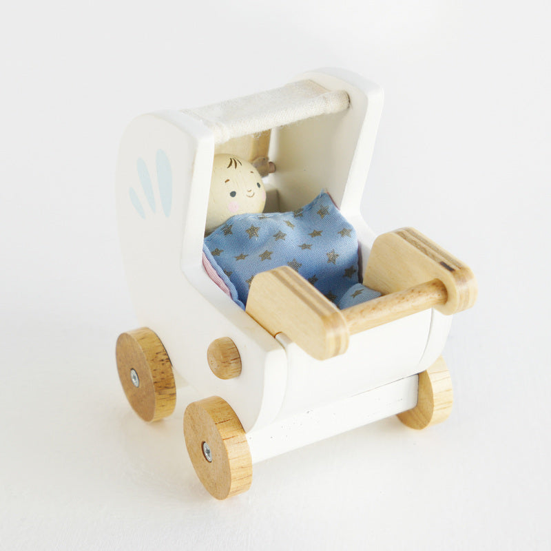 Le Toy Van Daisylane Nursery Accessory Set – the dolls house is expecting – congratulations