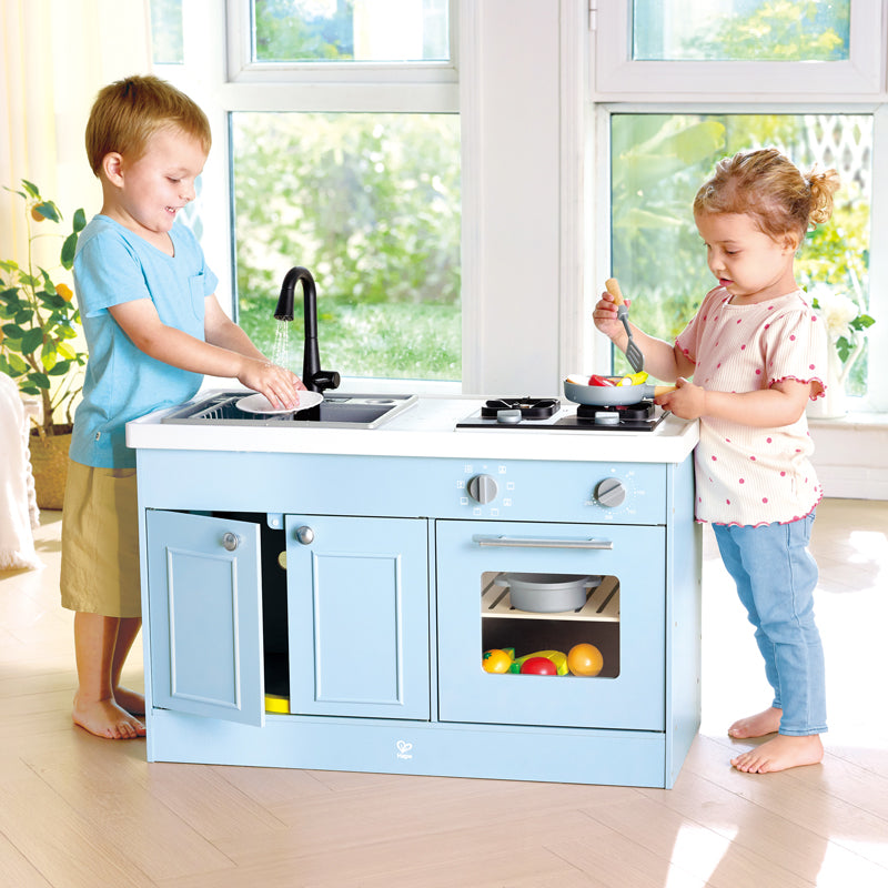 Deluxe Kitchen with Running Water