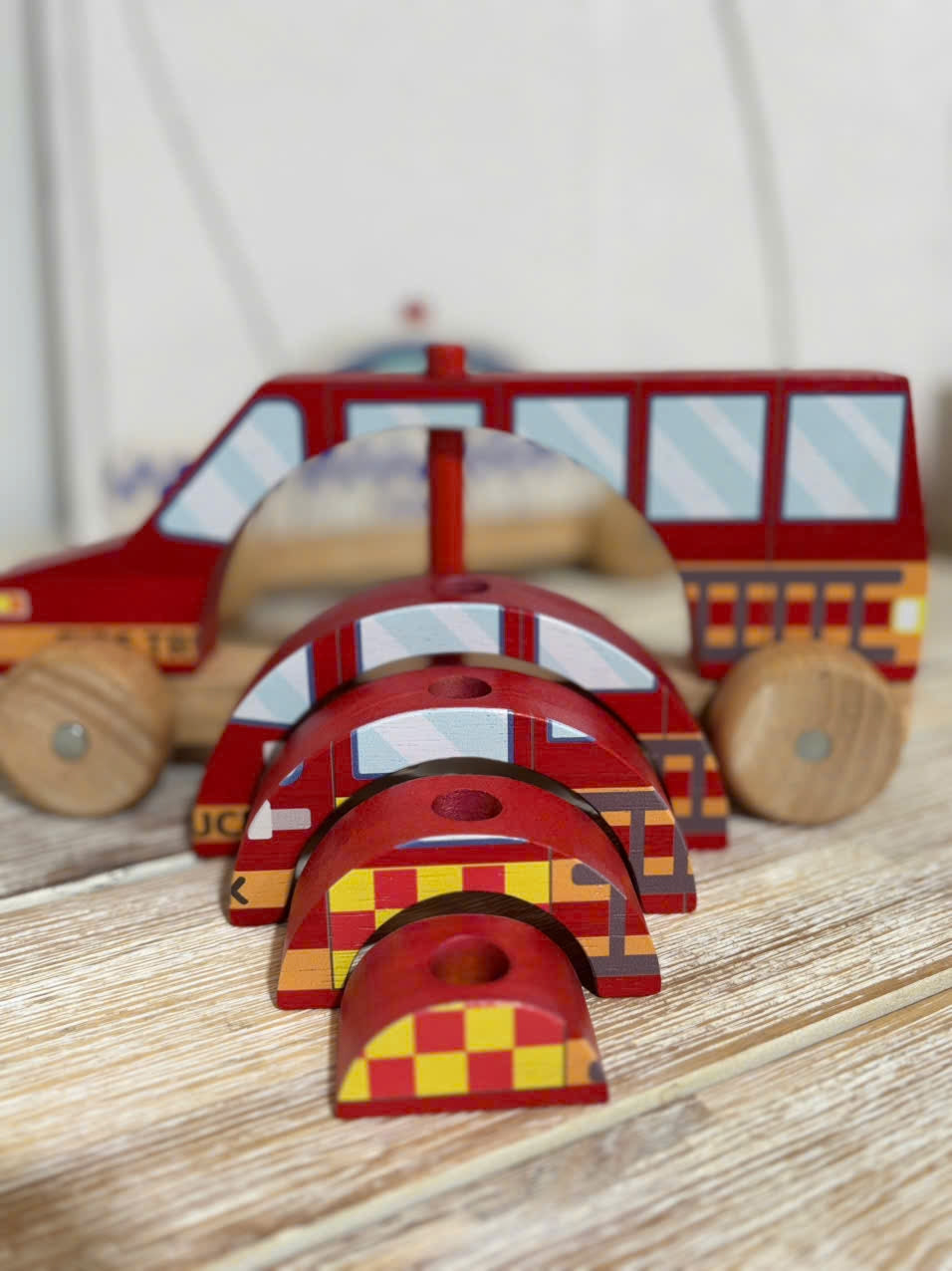 2-in-1 Stacking Fire Truck
