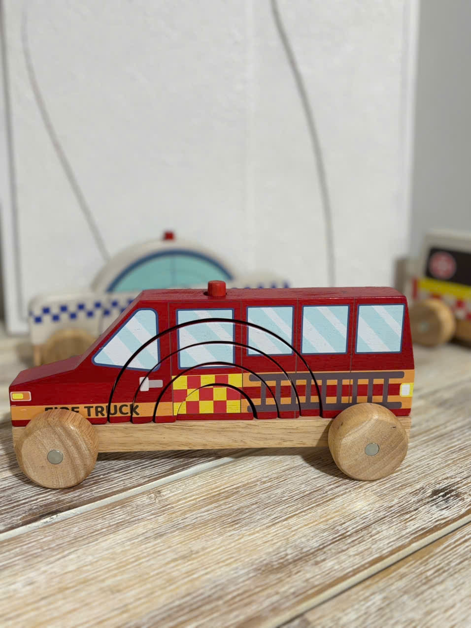 2-in-1 Stacking Fire Truck