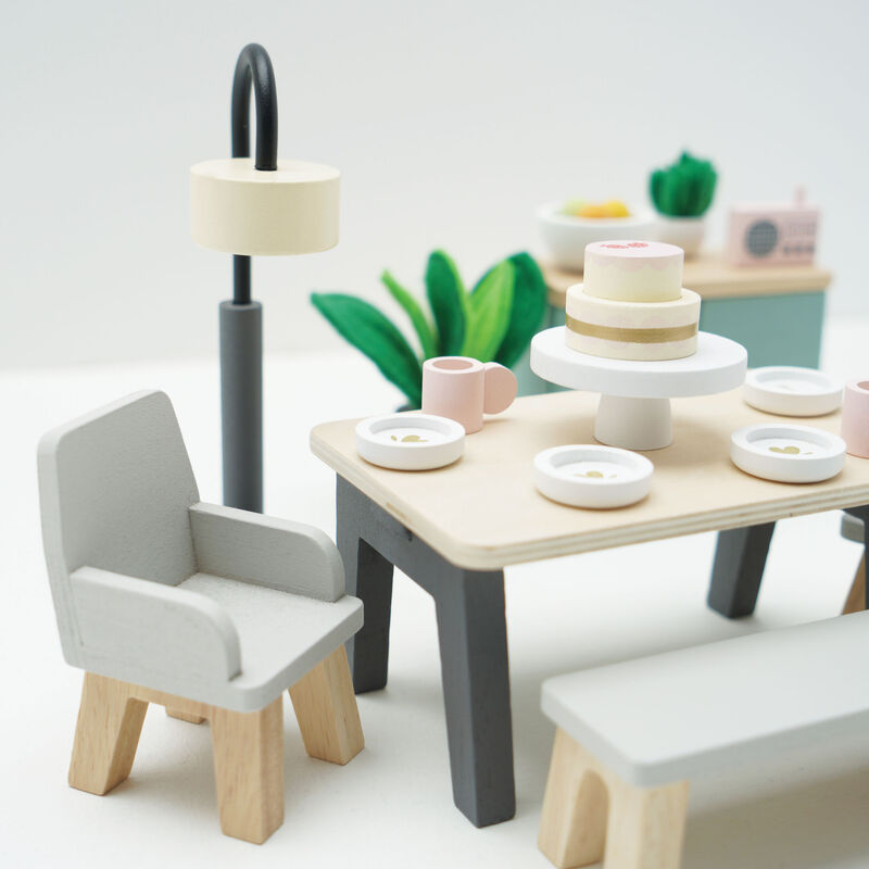 Deluxe Dolls House Furniture Set