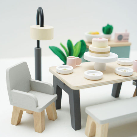 Deluxe Dolls House Furniture Set