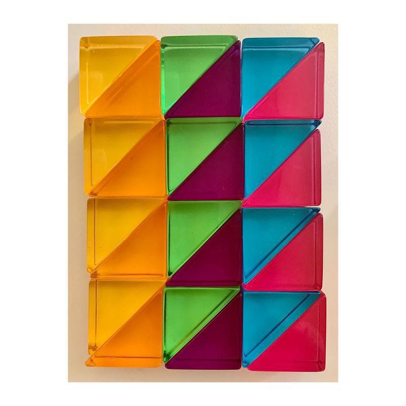 Lucite Large Triangles/24pc