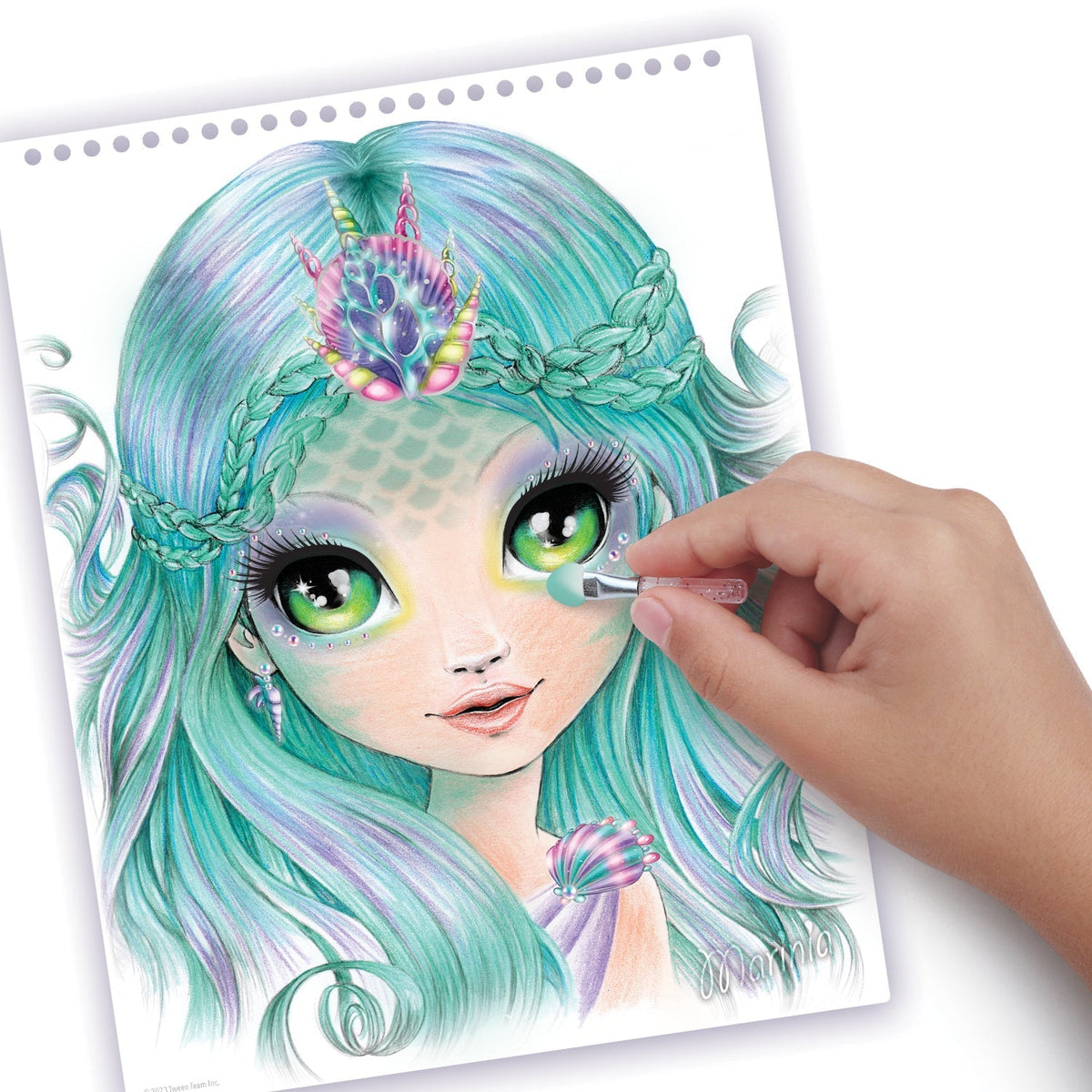 Nebulous Stars Makeup Artist Book Set – have fun designing your favourite Stars style with this makeup kit