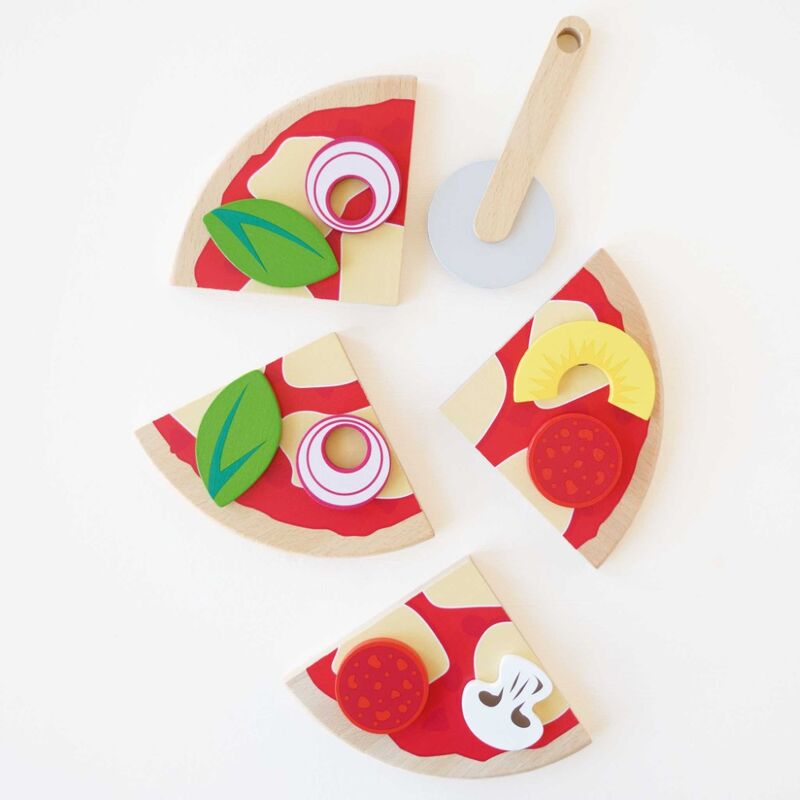 Close-up detail of the Le Toy Van Pizza & Toppings with Slice Cutter